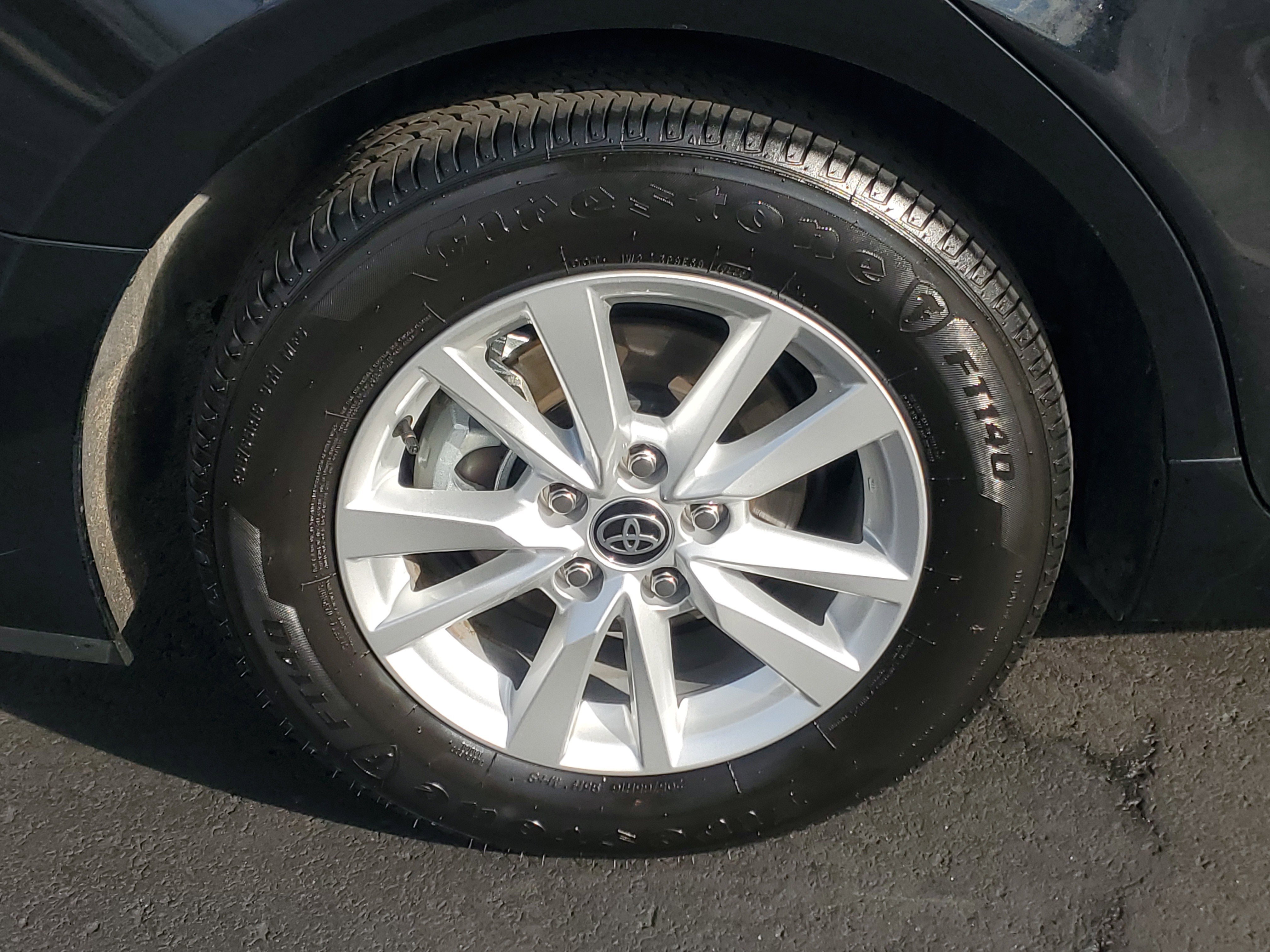 Used 2026 Toyota Camry LE image 6