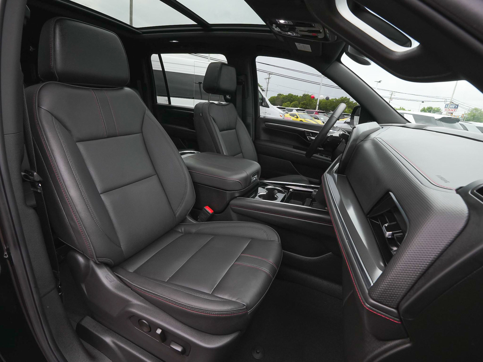 Used 2026 Chevrolet Suburban RST w/ RST Capability Package AWD/4WD image 45