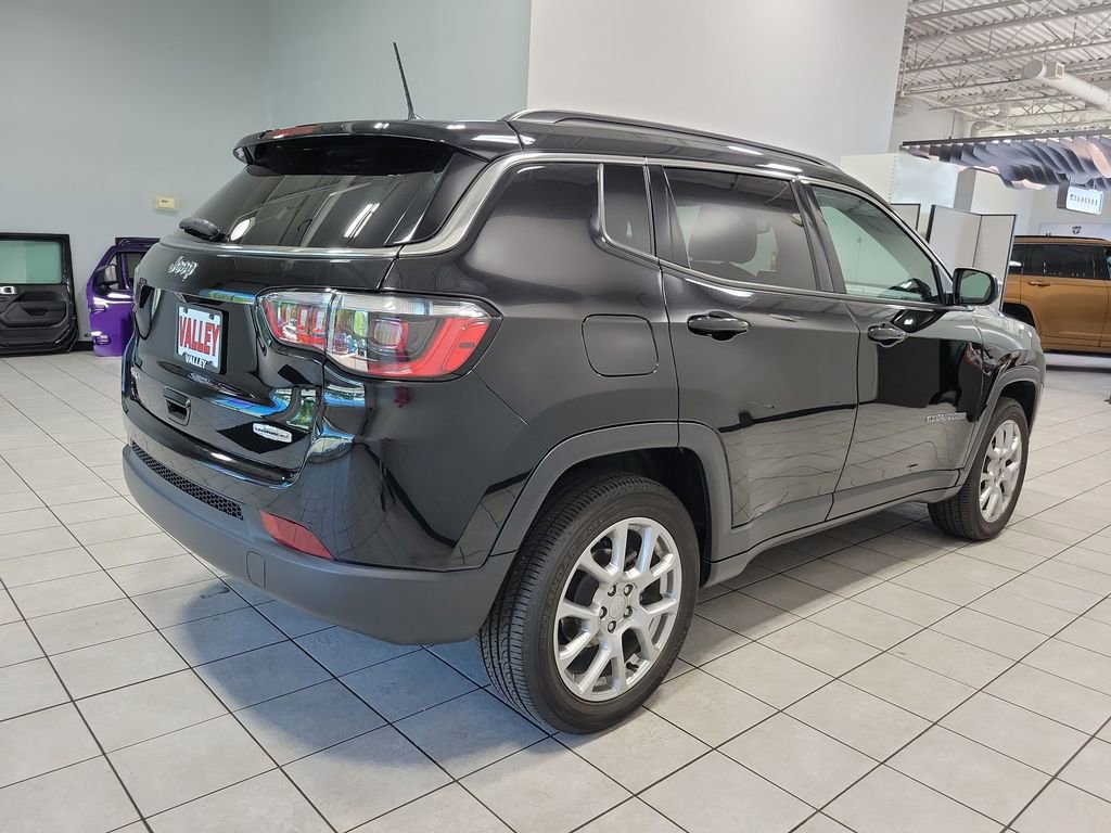 Used 2024 Jeep Compass Latitude AWD/4WD image 11