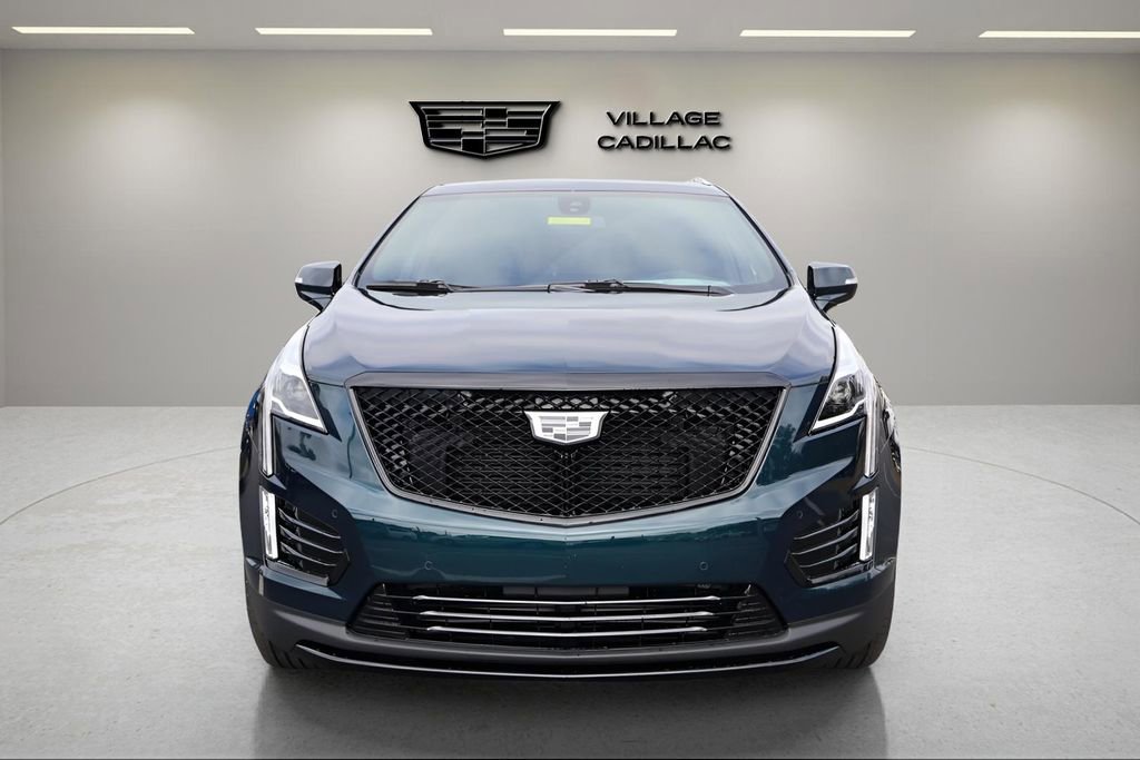 New 2026 Cadillac XT5 Luxury w/ LPO, ONYX Package FWD image 8