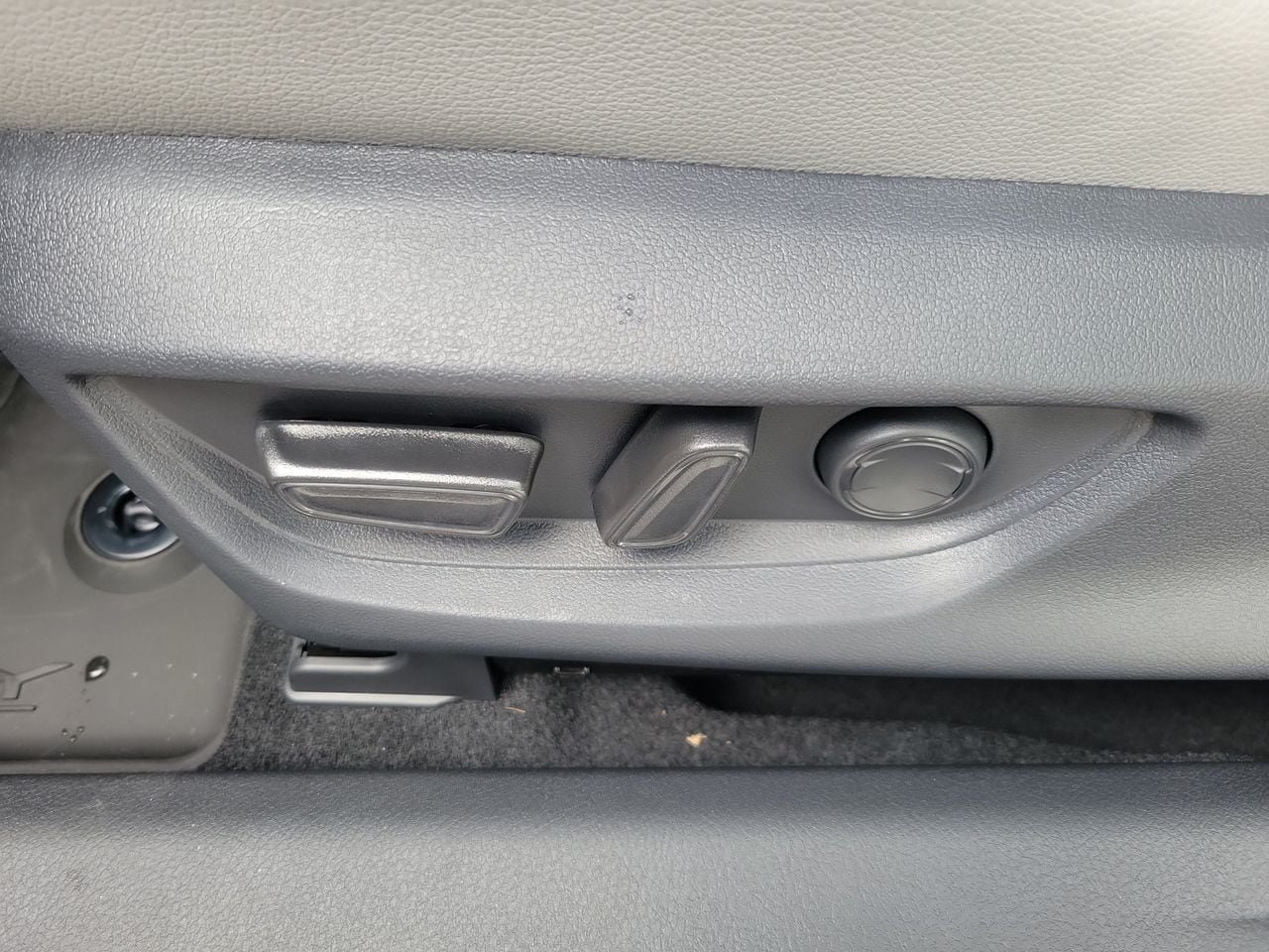 Used 2026 Toyota Camry SE FWD image 18