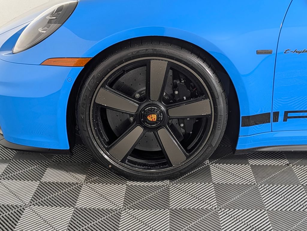 Certified 2026 Porsche 911 GTS RWD image 12