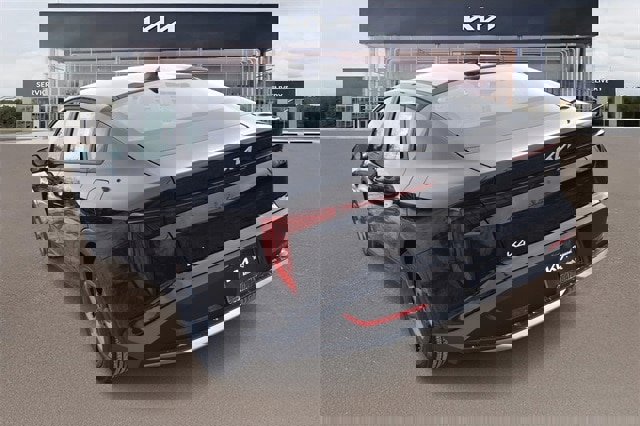 New 2025 Kia K4 LXS image 3