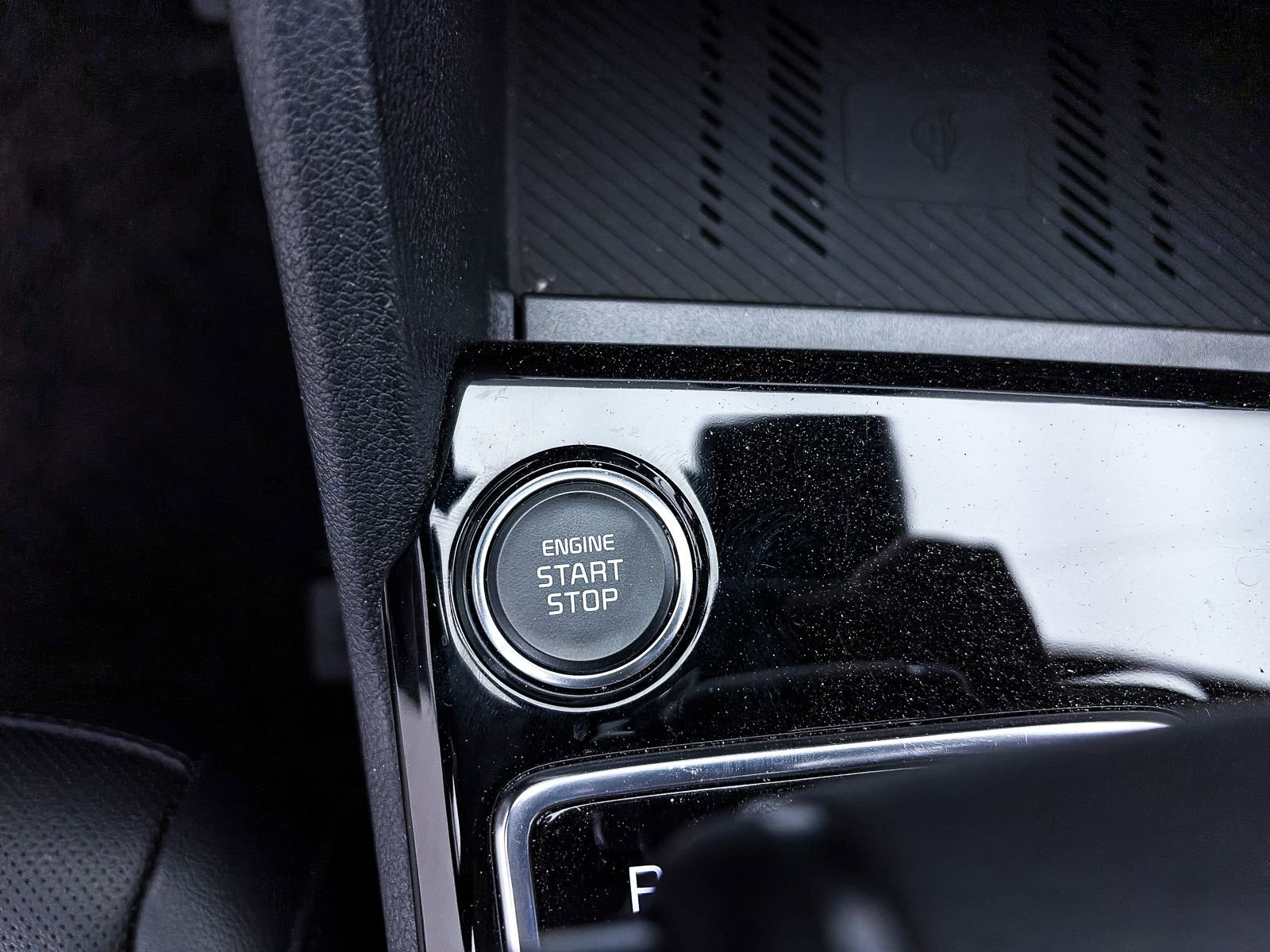 Used 2025 Kia Sportage EX w/ Premium Package image 25