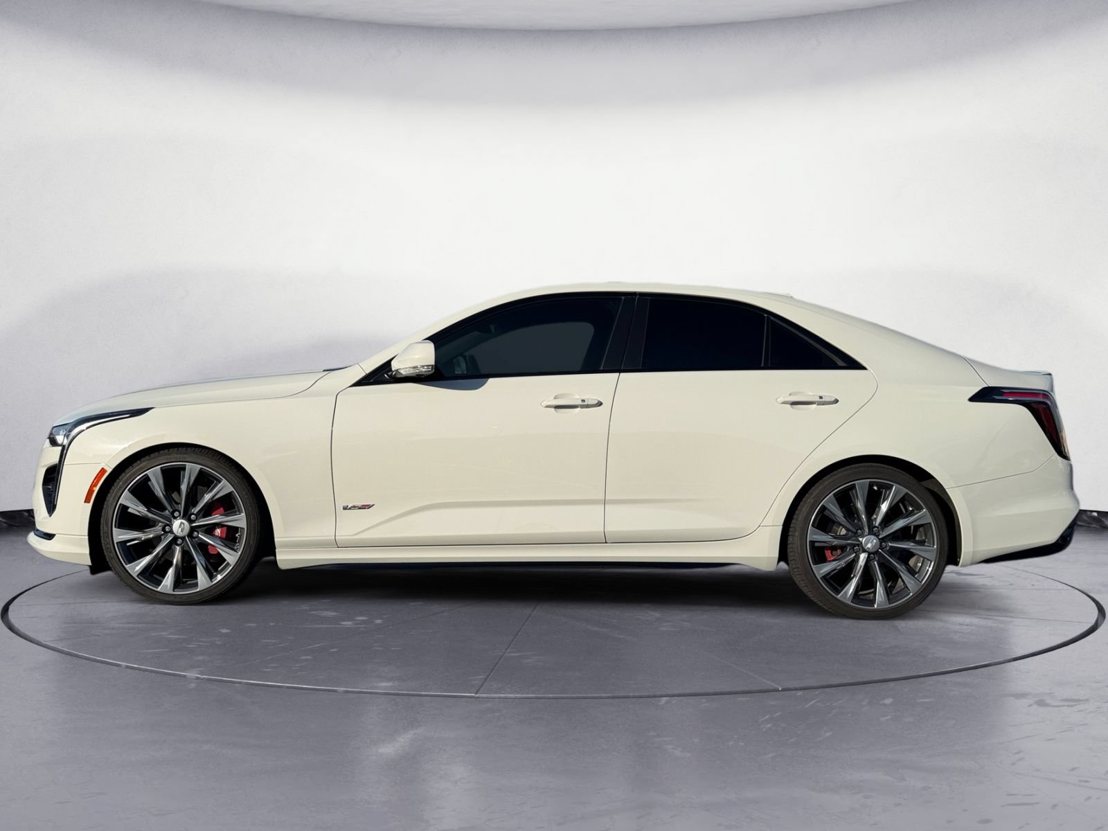 Used 2022 Cadillac CT4 V w/ Navigation Package RWD image 2