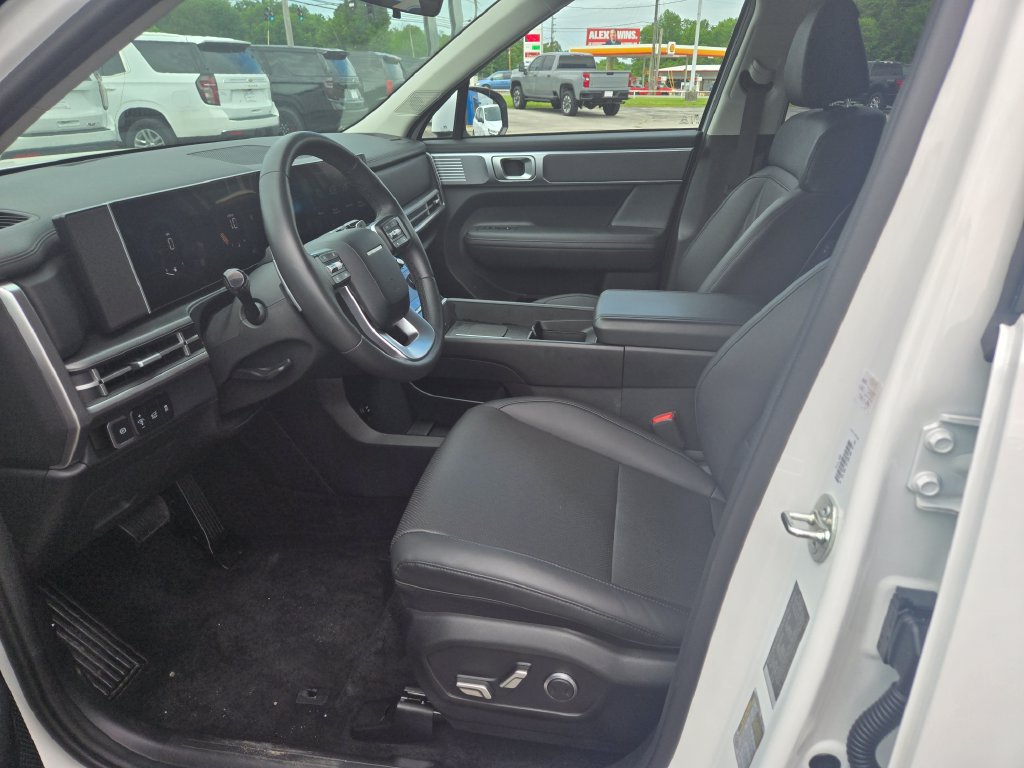 Used 2025 Hyundai Santa Fe SEL FWD image 7