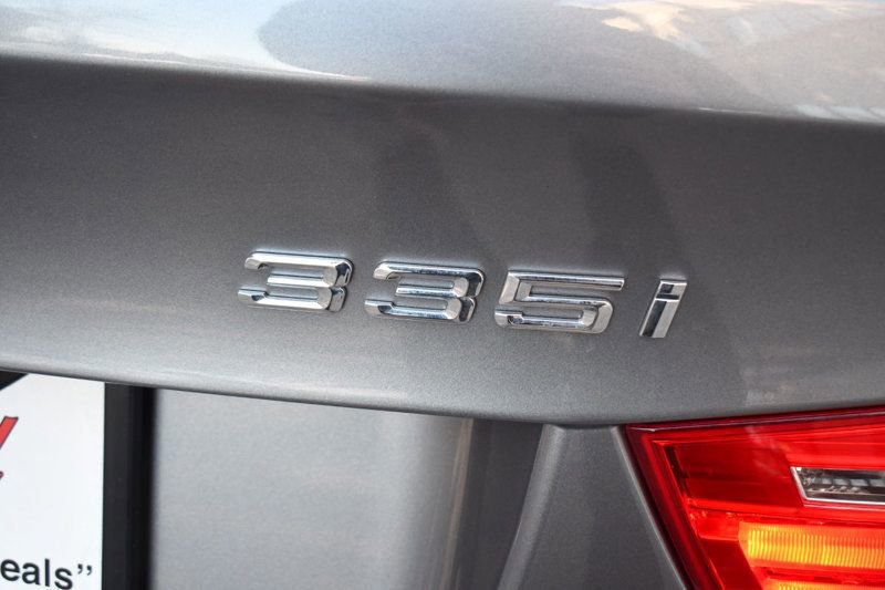 Used 2011 BMW 335i xDrive Sedan image 11