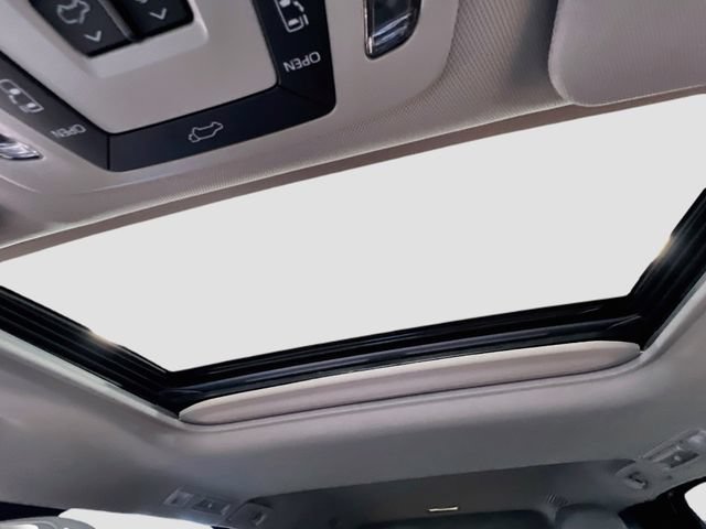 Used 2026 Toyota Sienna XLE FWD image 22
