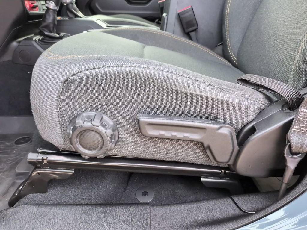 Used 2024 Jeep Wrangler Willys image 22