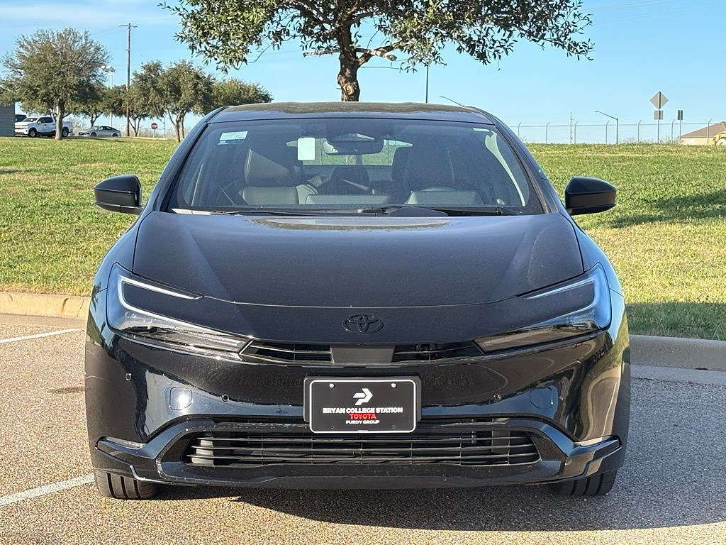New 2026 Toyota Prius Plug-In Hybrid FWD image 3
