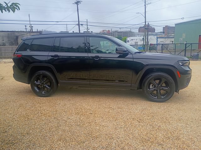 Used 2025 Jeep Grand Cherokee L Altitude RWD image 14