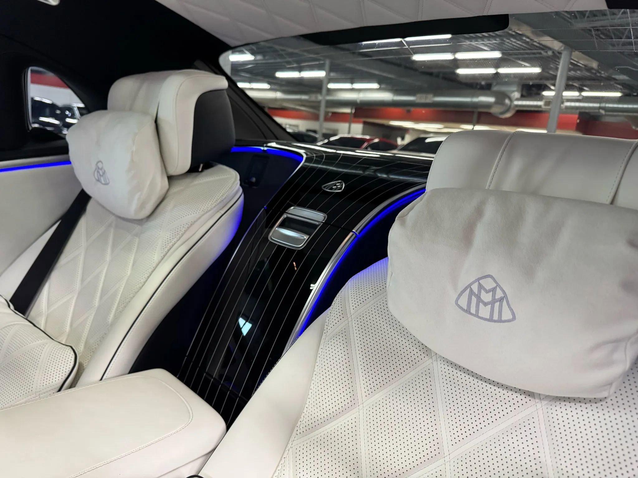 Used 2023 Mercedes-Benz Maybach S 680 S 680 4MATIC Sedan 4D w/ Manufaktur Leather Package image 44