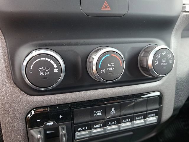 Used 2024 RAM 2500 Tradesman w/ Chrome Appearance Group image 15