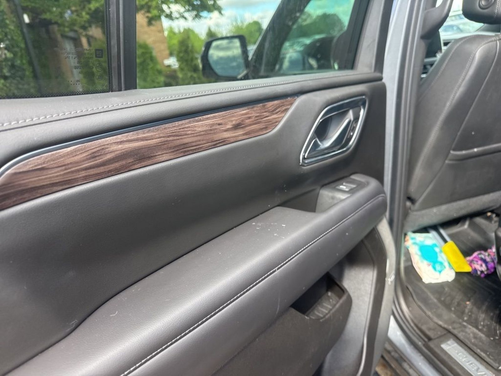 Used 2021 Chevrolet Tahoe Z71 w/ Z71 Off-Road Package AWD/4WD image 20