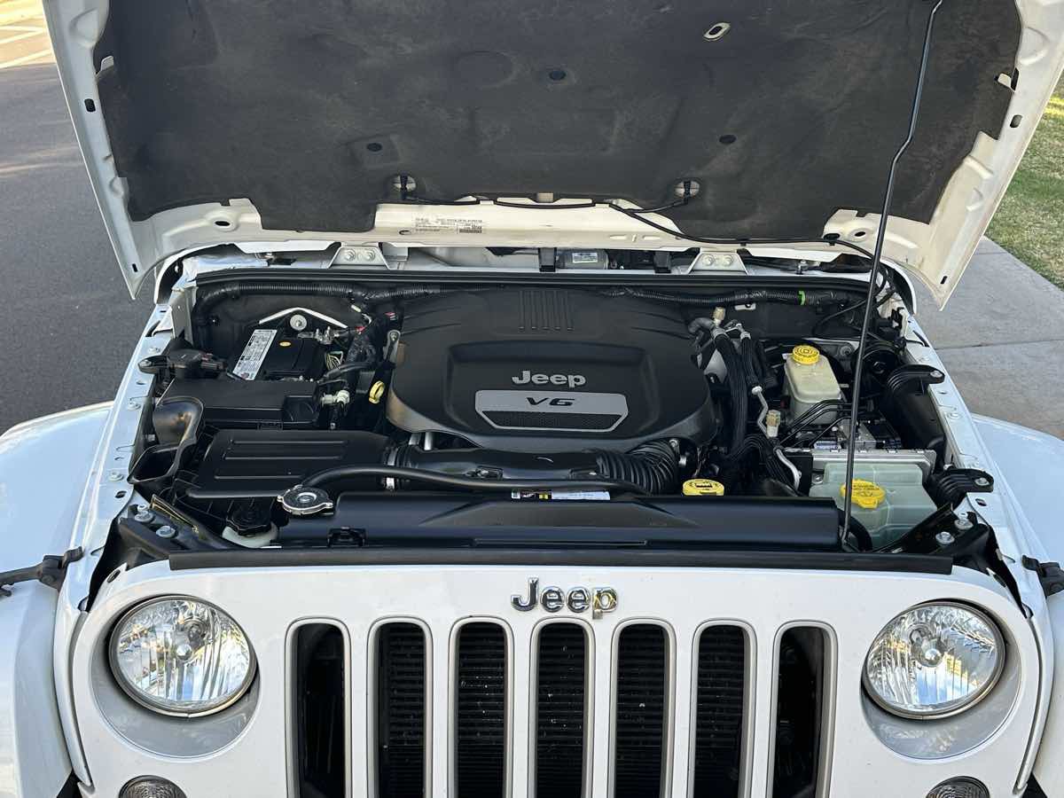 Used 2016 Jeep Wrangler Unlimited Sahara w/ Connectivity Group image 67