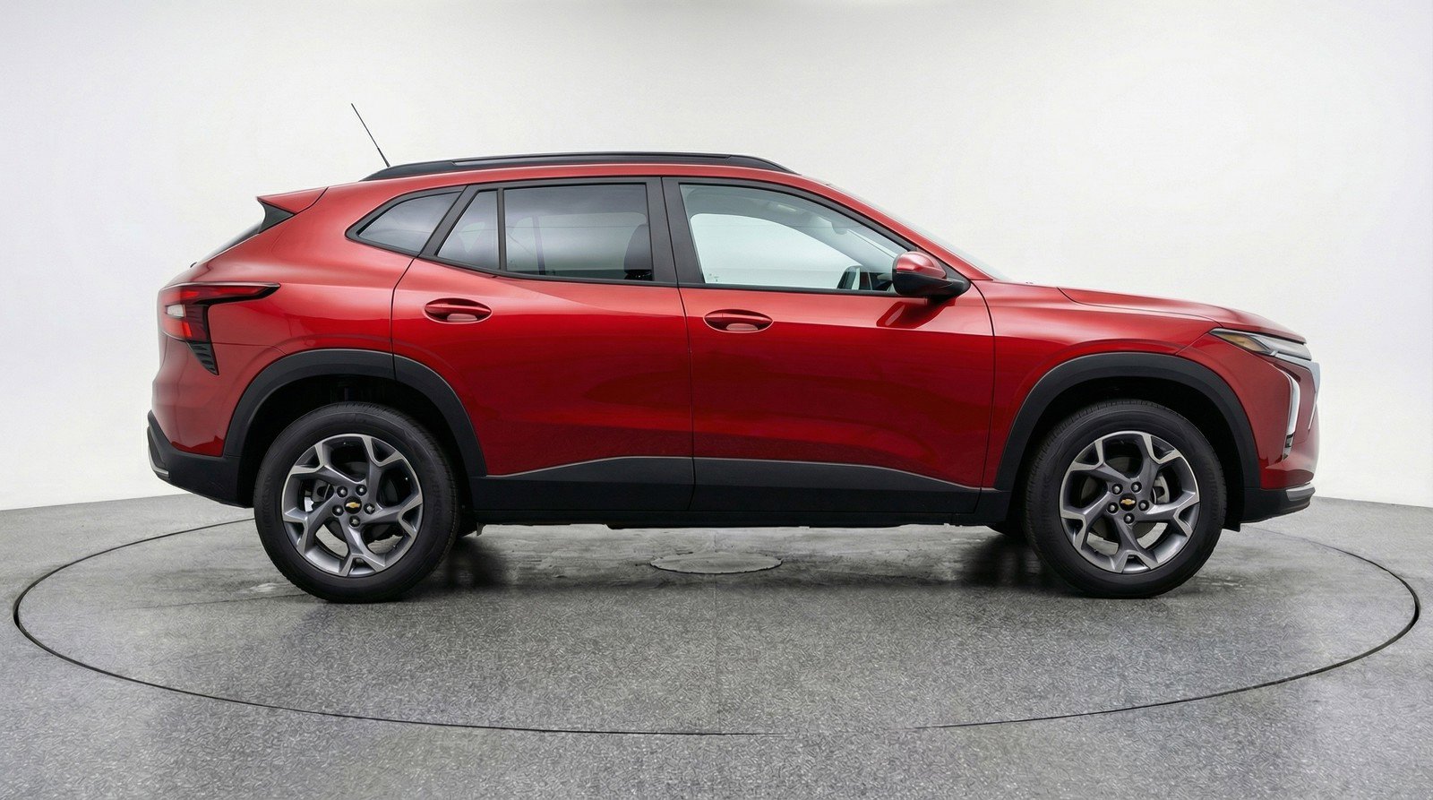 Used 2025 Chevrolet Trax LT FWD image 11