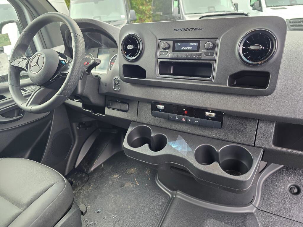 New 2025 Mercedes-Benz Sprinter 2500 image 12