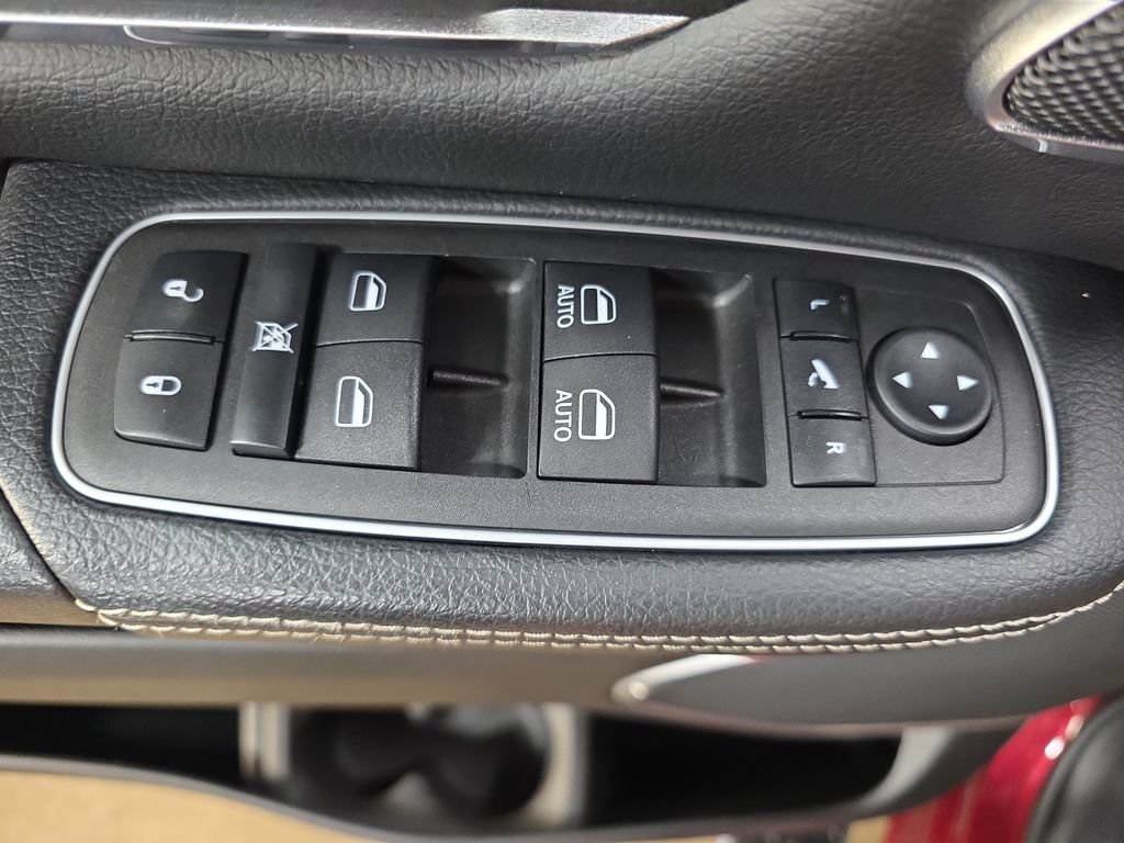Used 2023 RAM 1500 Laramie AWD/4WD image 27