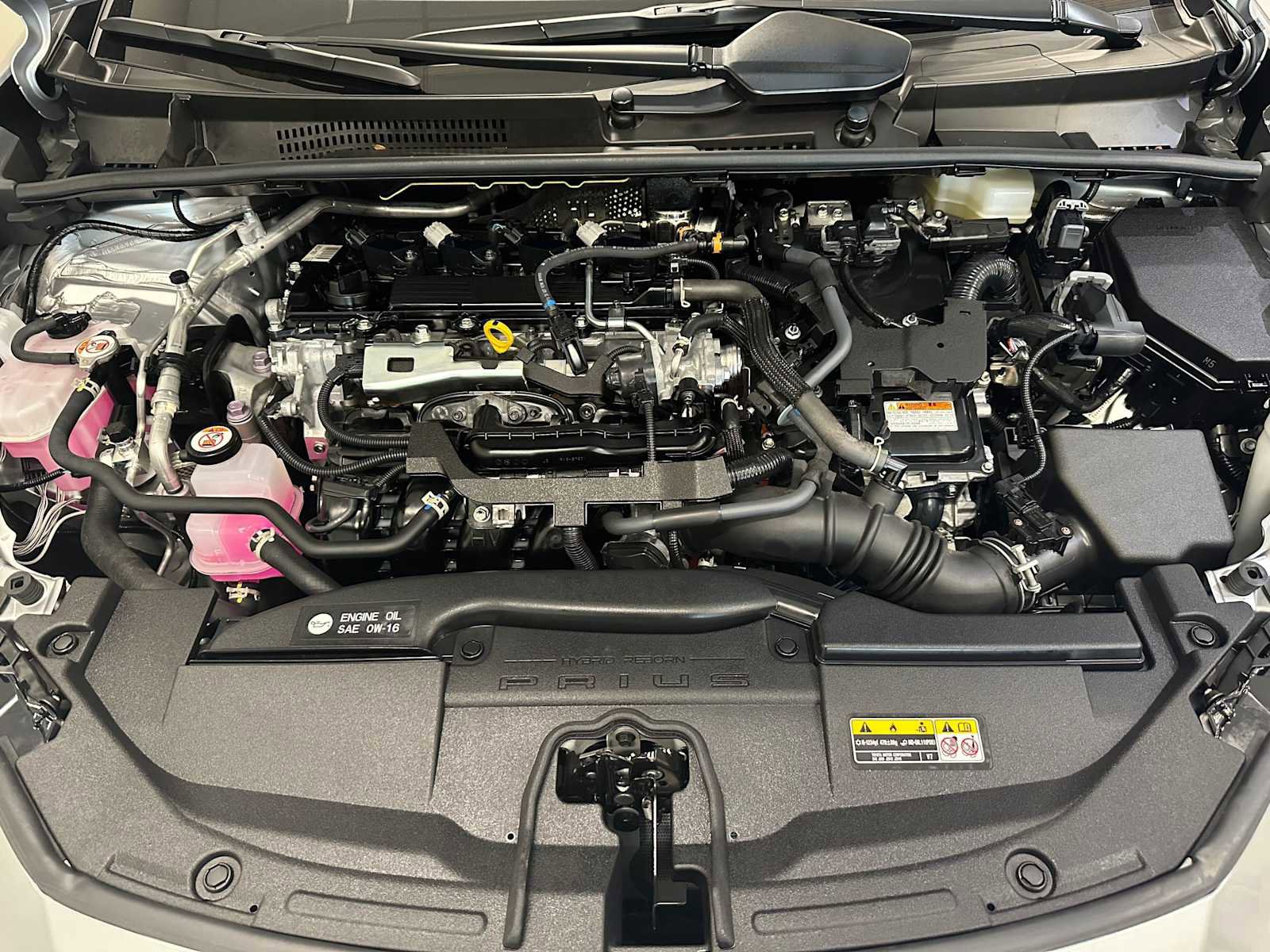 Used 2024 Toyota Prius LE image 9