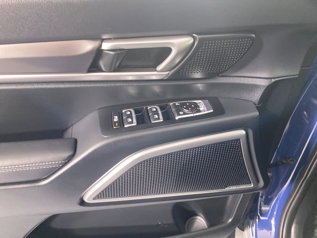 Used 2025 Kia Telluride S image 12