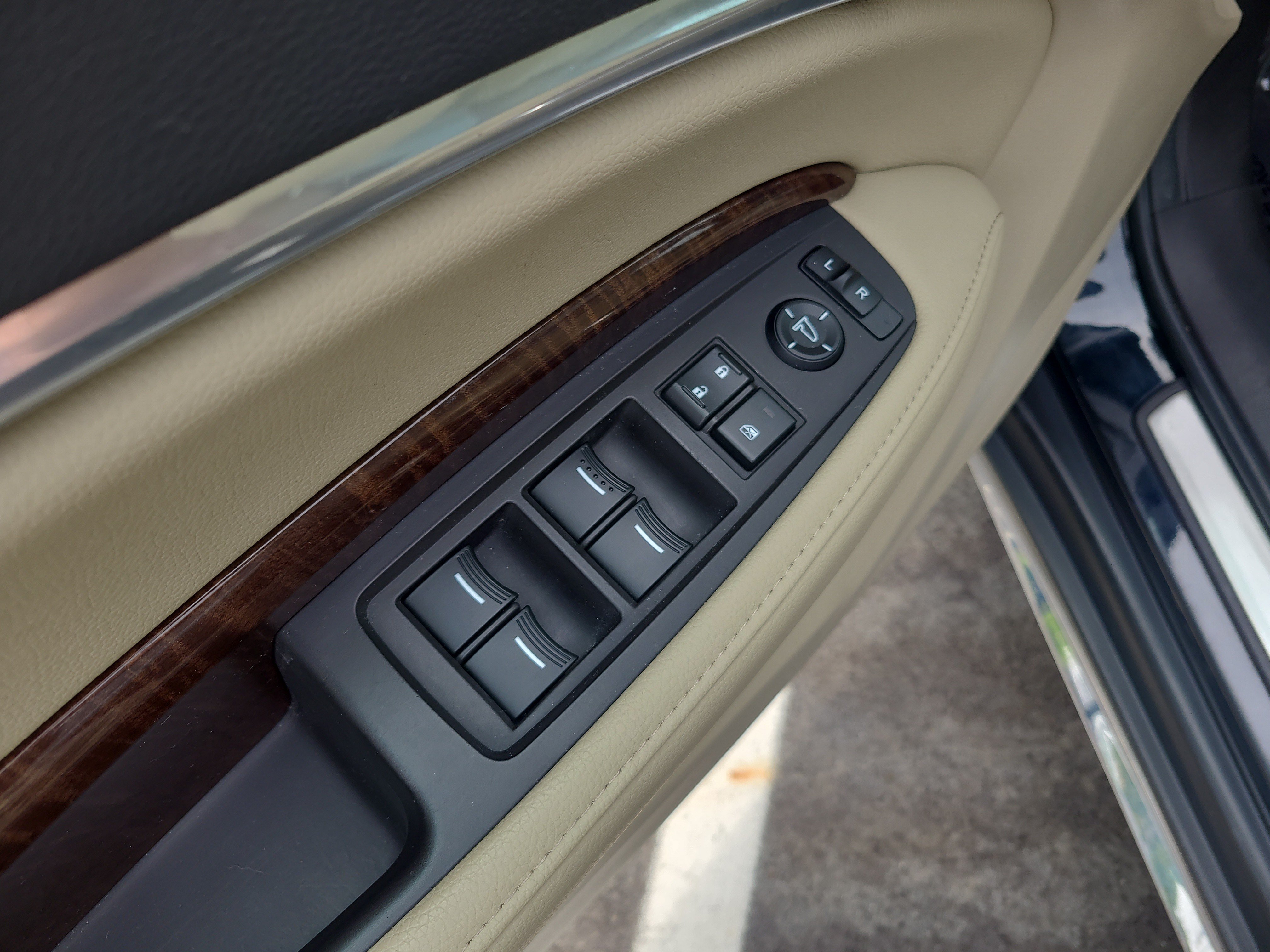 Used 2020 Acura MDX SH-AWD image 13