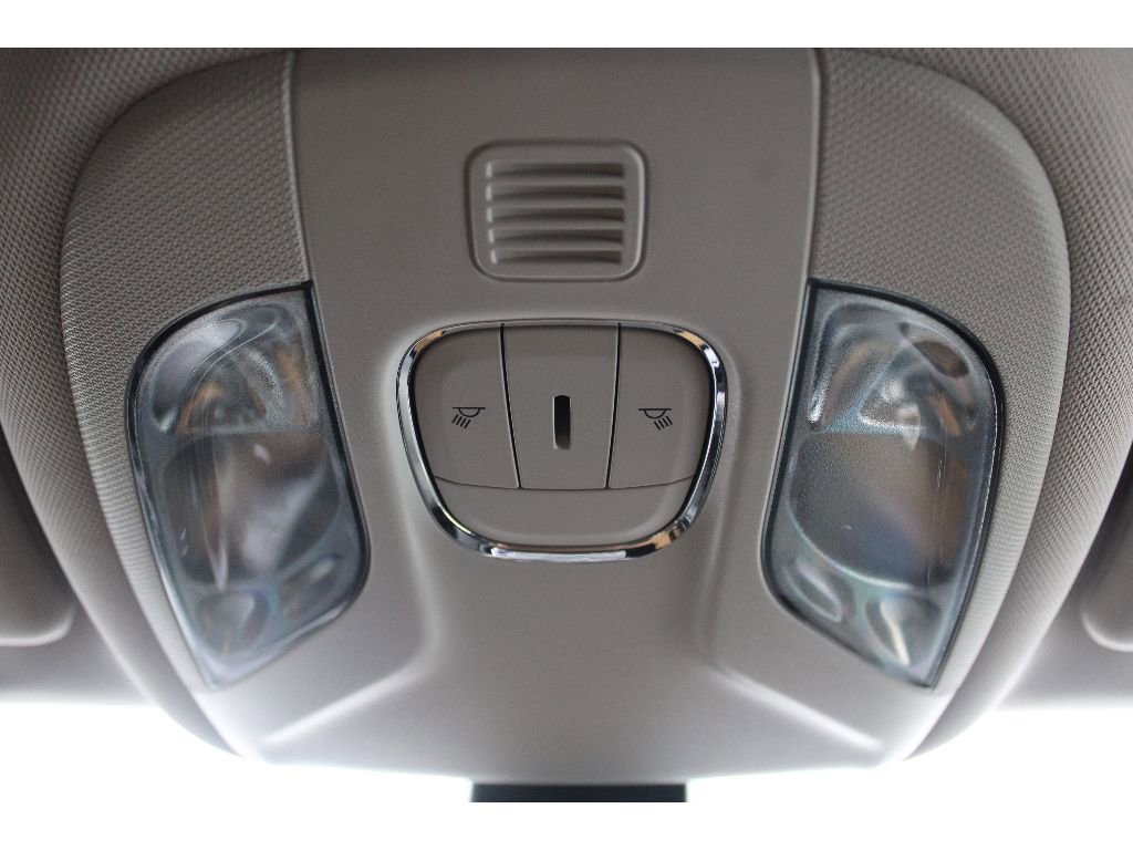 Used 2018 Jeep Compass Latitude w/ Cold Weather Group image 34