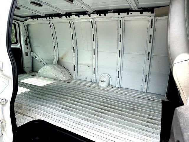 Used 2022 GMC Savana 3500 Extended w/ Driver Convenience Package image 31