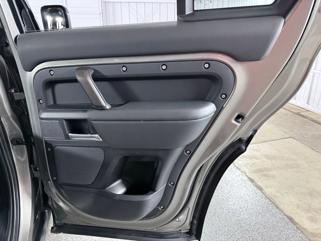 Used 2023 Land Rover Defender 110 X image 26