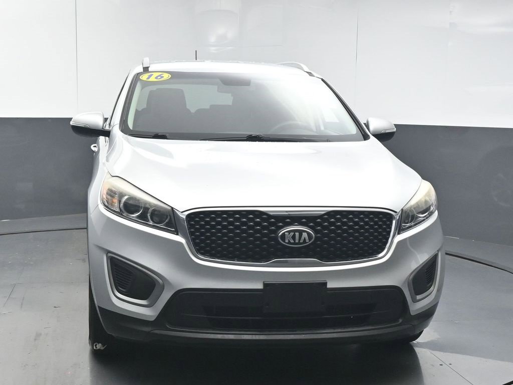 Used 2016 Kia Sorento LX image 3