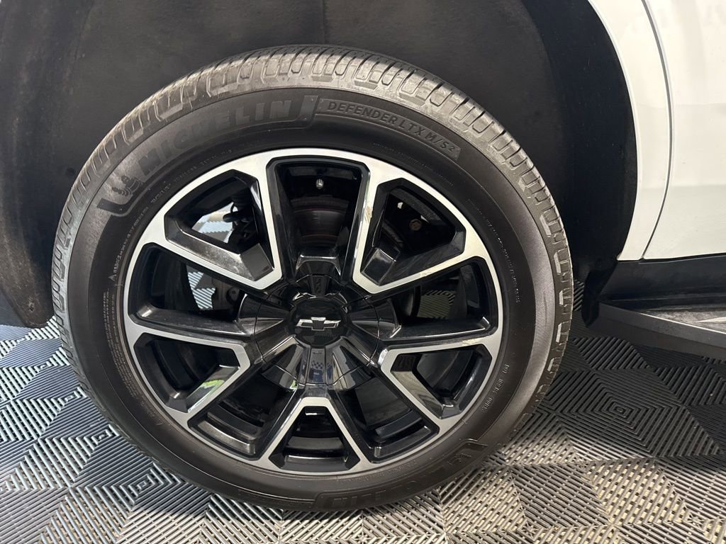 Used 2021 Chevrolet Tahoe RST w/ Luxury Package AWD/4WD image 5