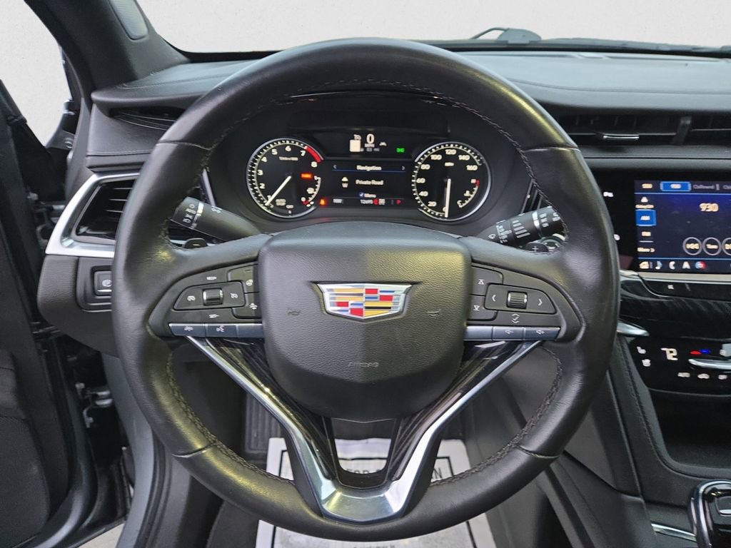 Used 2023 Cadillac XT6 Premium Luxury image 13
