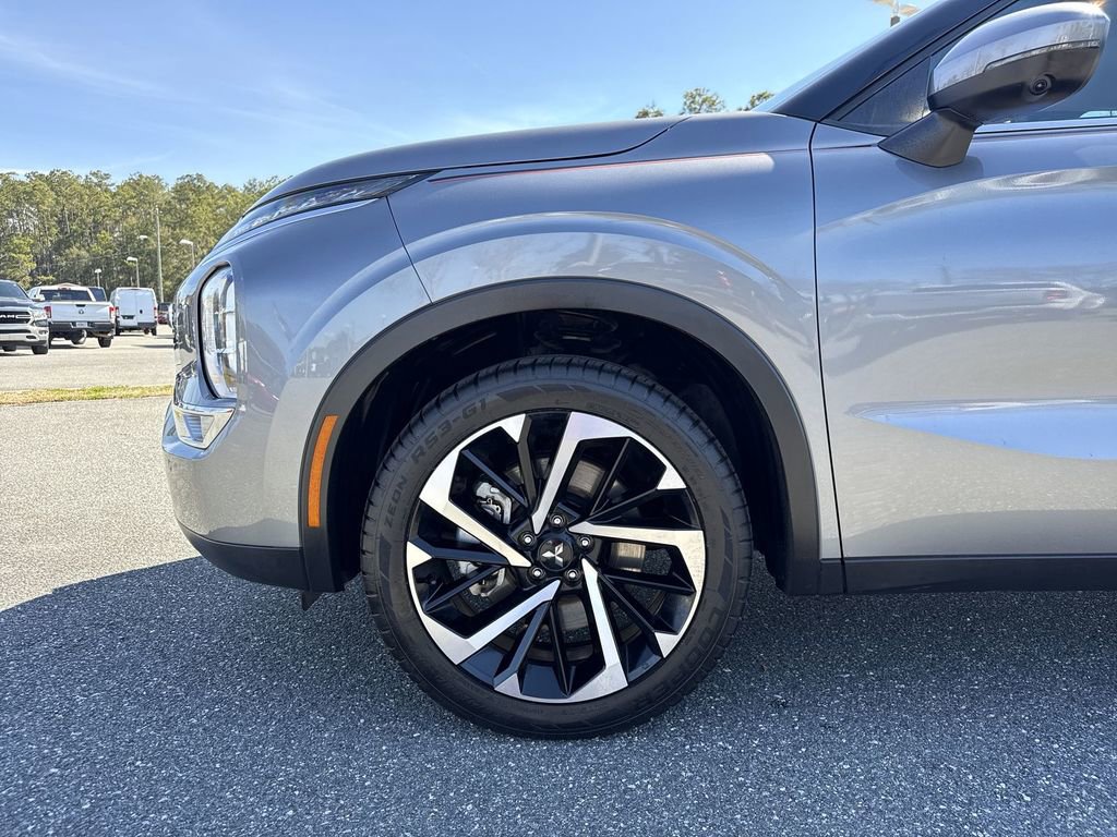 Used 2022 Mitsubishi Outlander SEL Black Edition image 8