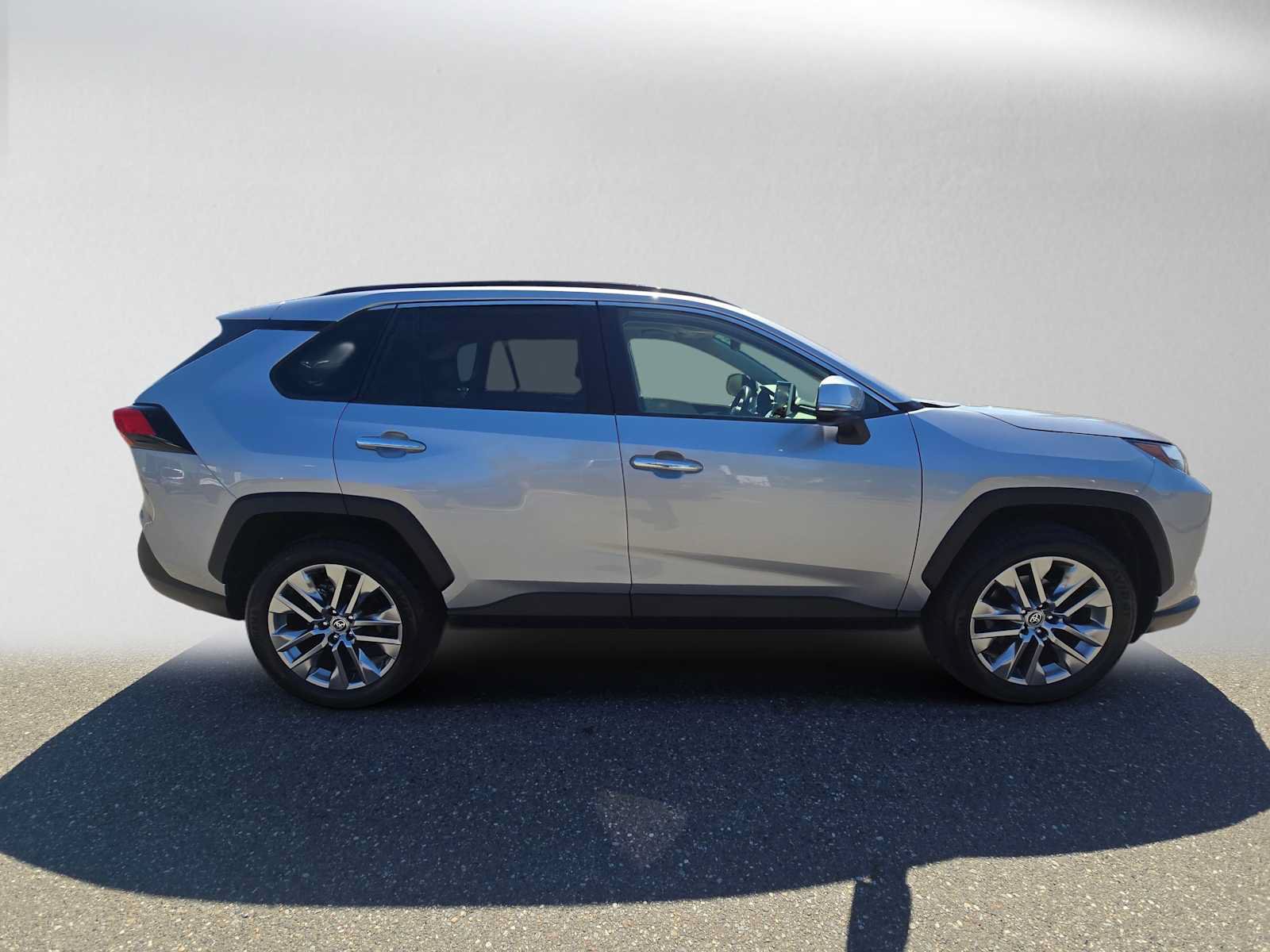 Certified 2022 Toyota RAV4 Limited AWD/4WD image 8