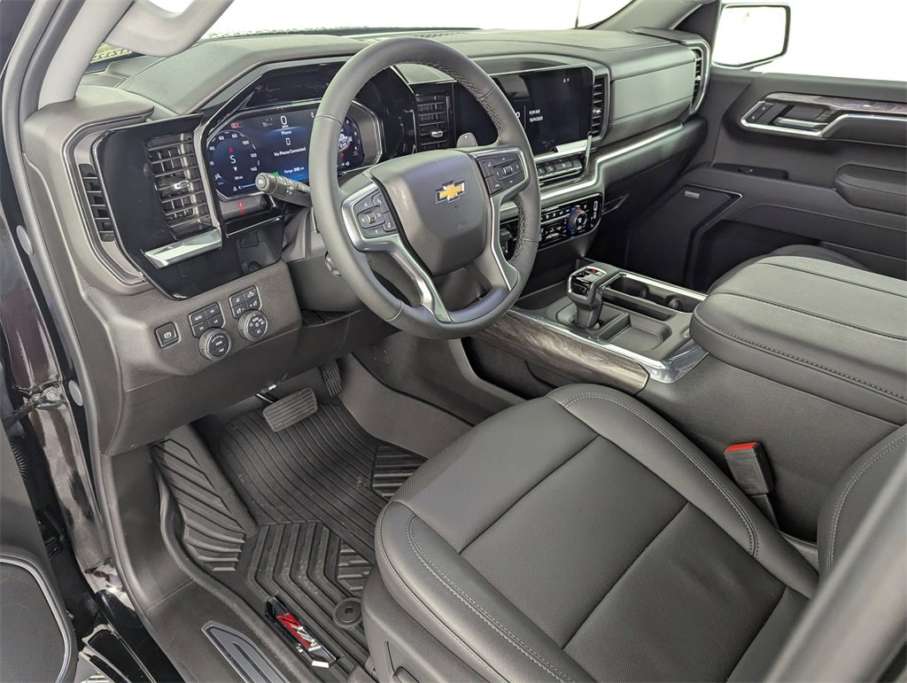 Used 2026 Chevrolet Silverado 1500 LTZ image 9