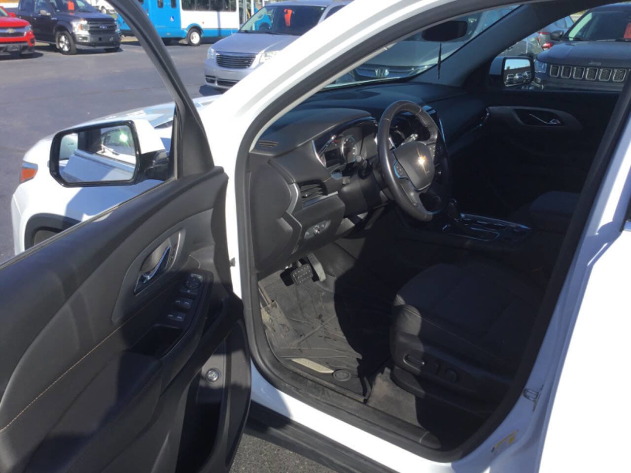 Used 2019 Chevrolet Traverse LT image 5
