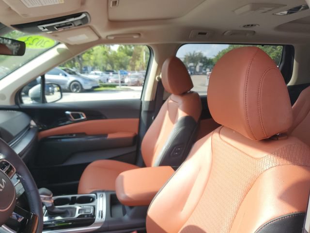 Certified 2023 Kia Carnival SX Prestige FWD image 16