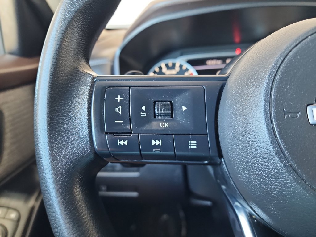 Used 2023 Nissan Rogue S FWD image 22