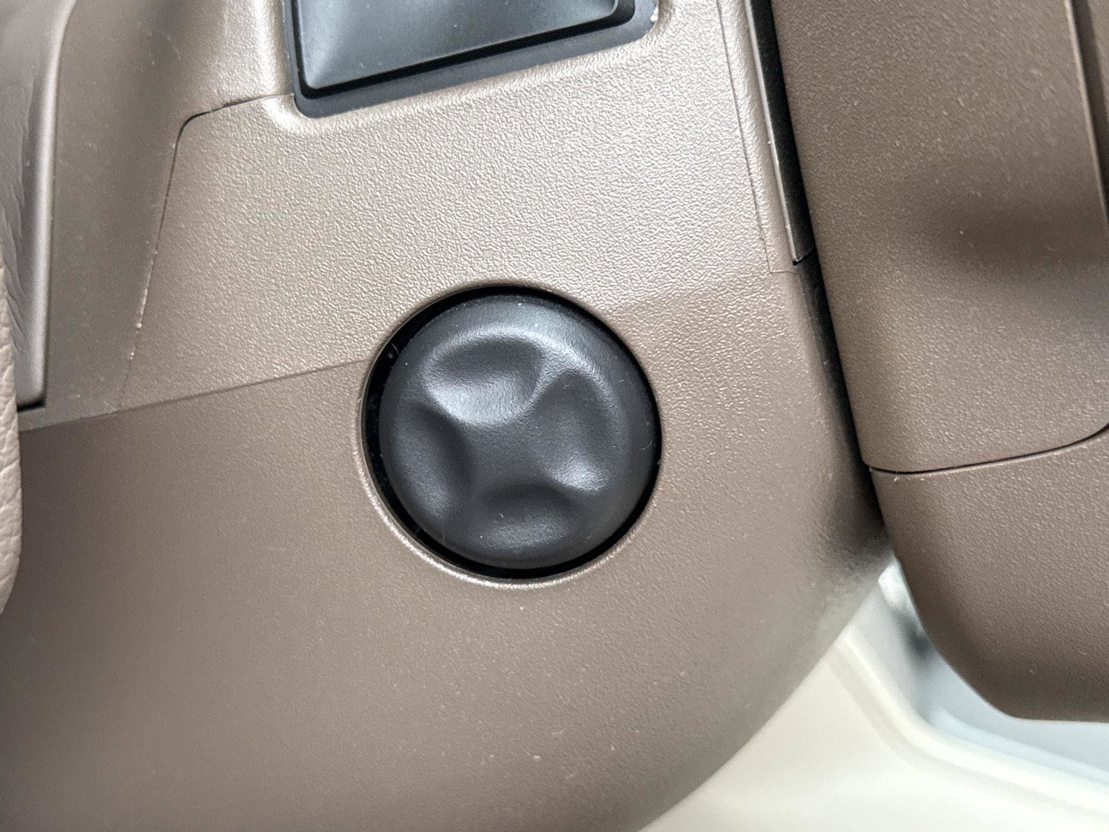 Used 2023 GMC Yukon XL Denali w/ Denali Reserve Package image 21