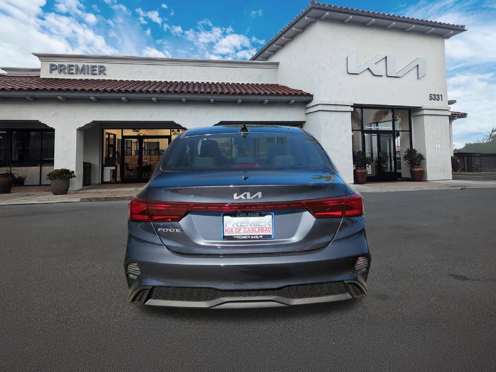 Certified 2024 Kia Forte LXS FWD image 5