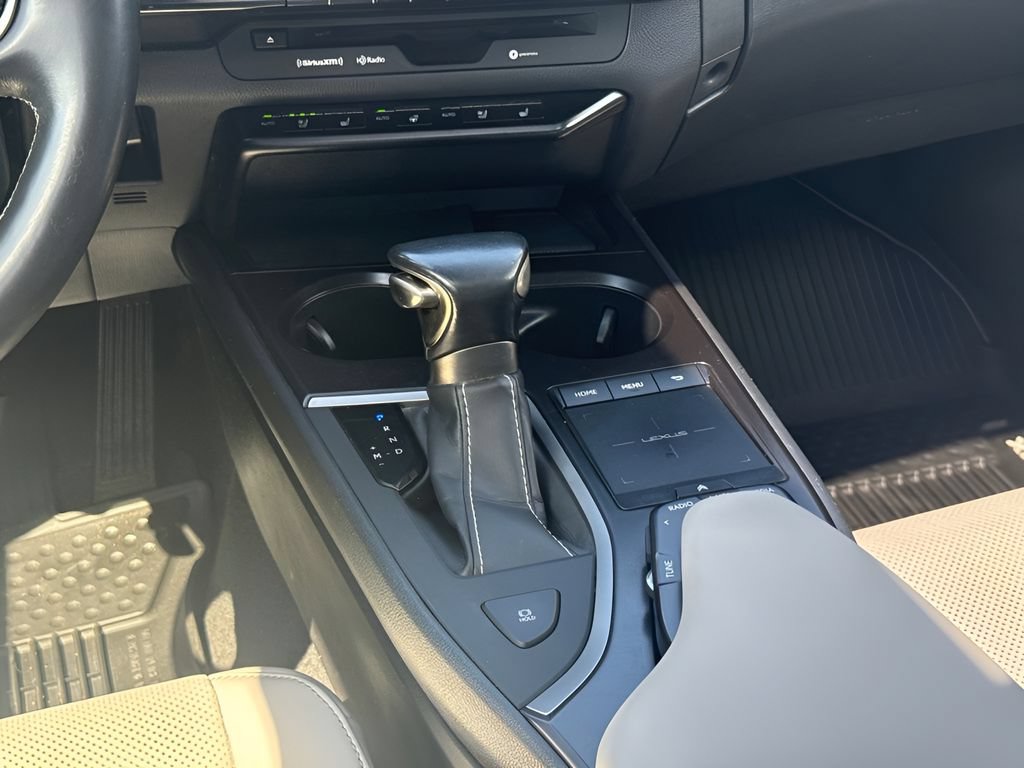 Used 2020 Lexus UX 200 w/ Premium Package FWD image 11