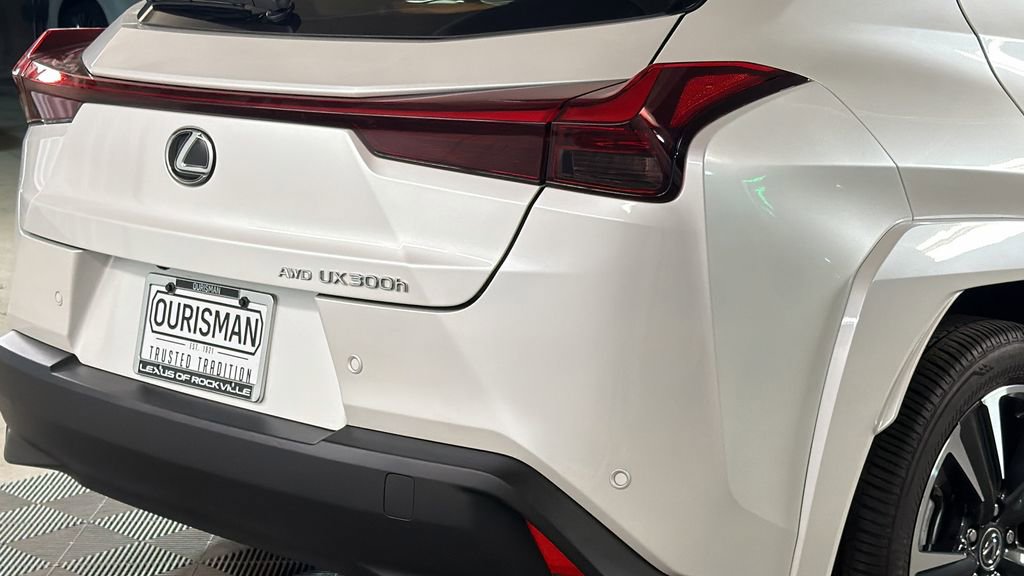 Used 2025 Lexus UX 300h AWD w/ Accessory Package (Z1) image 9