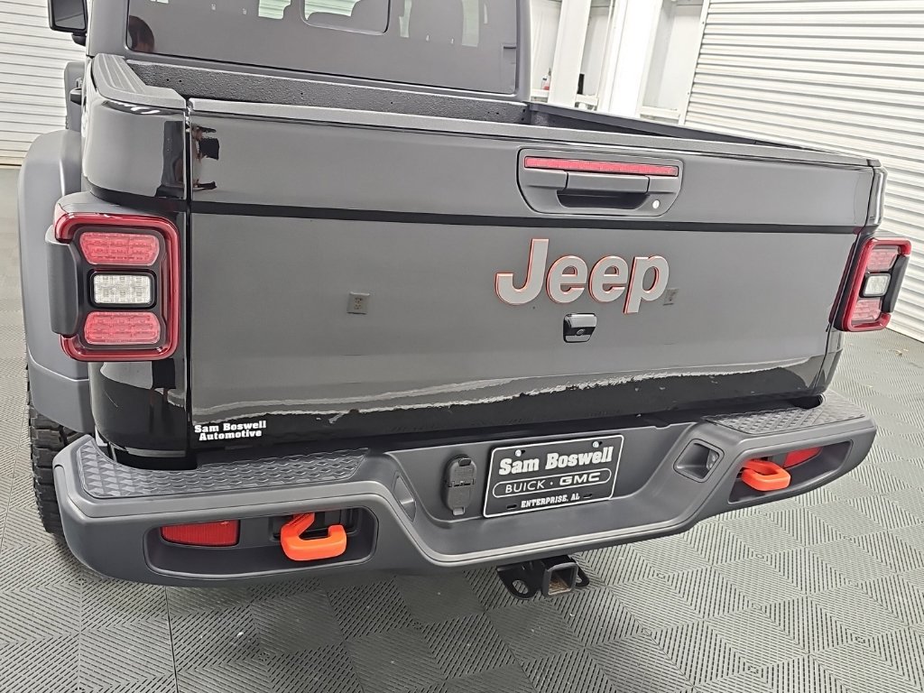 Used 2025 Jeep Gladiator Mojave w/ Convenience Group AWD/4WD image 8