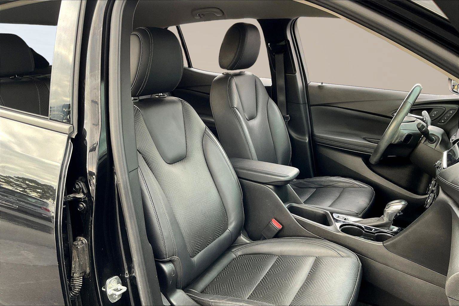 Used 2022 Buick Encore GX Essence w/ Advanced Technology Package image 7