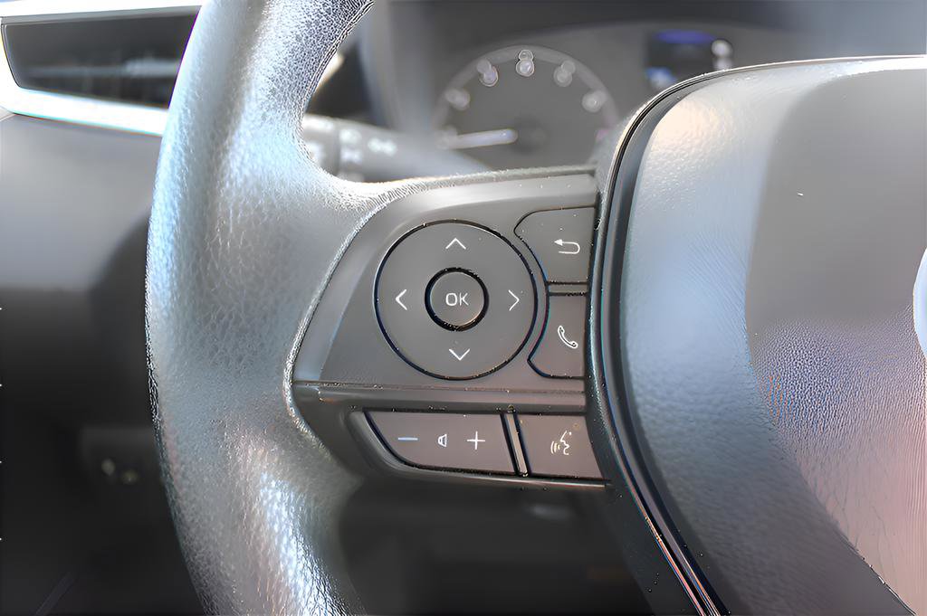 Used 2025 Toyota Corolla LE image 14