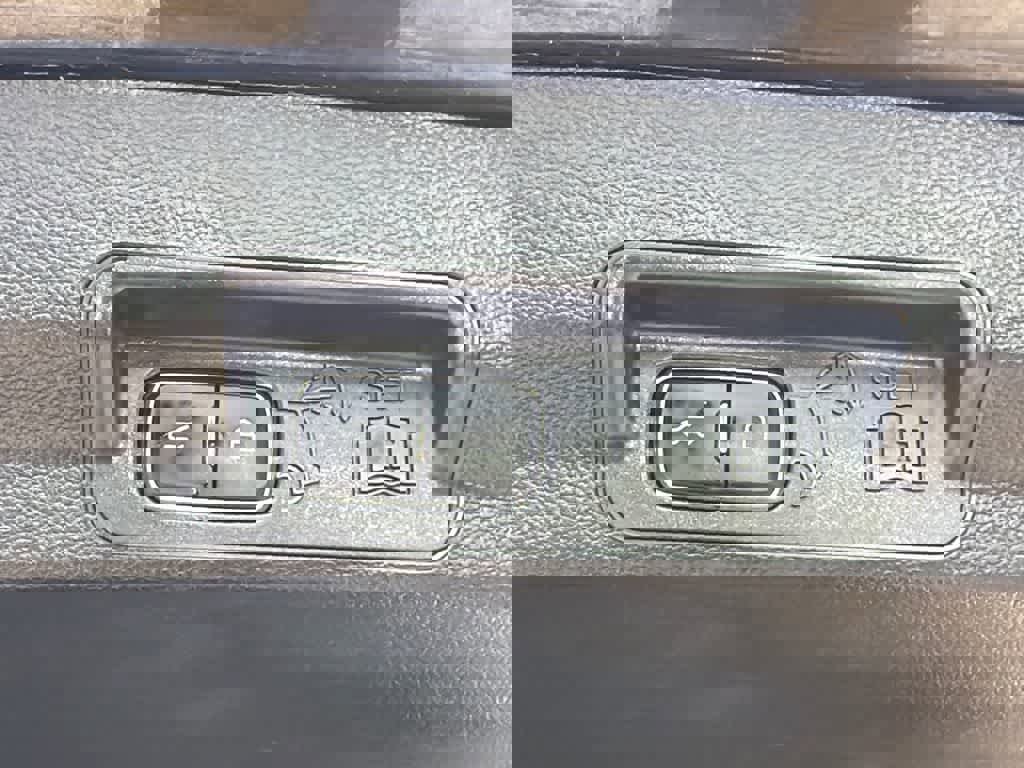 Used 2023 Ford Explorer XLT w/ Equipment Group 202A AWD/4WD image 16