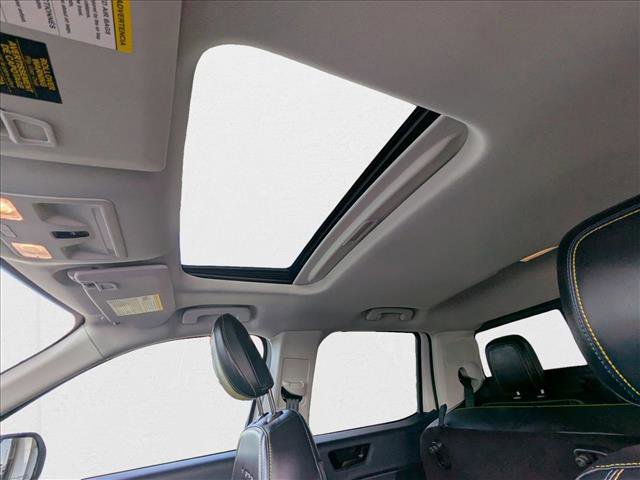 Used 2025 Ford Maverick Lobo image 14