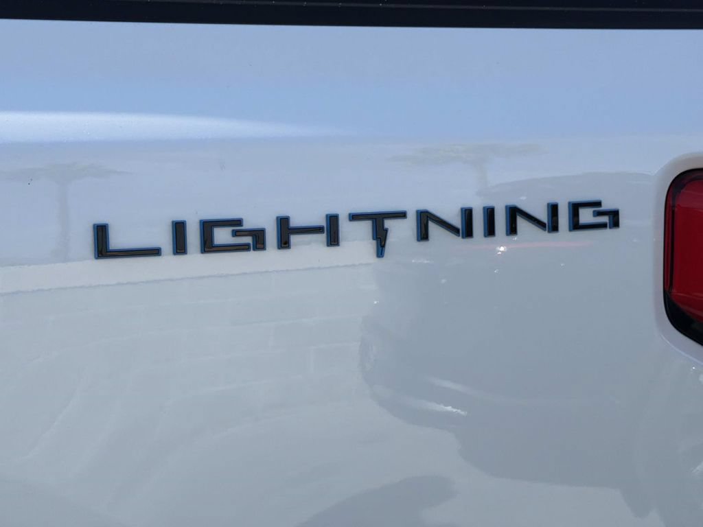 Used 2024 Ford F150 Lightning Flash AWD/4WD image 6