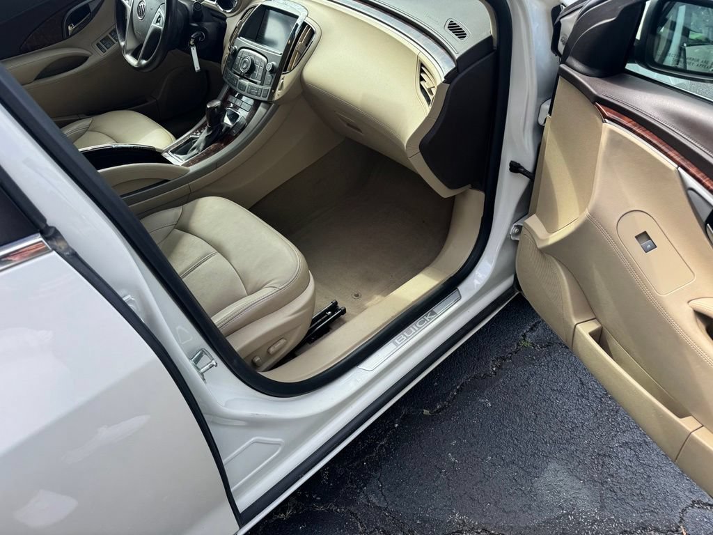 Used 2013 Buick LaCrosse Leather FWD image 9