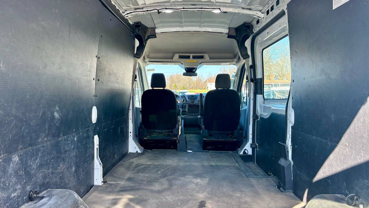 Used 2019 Ford Transit 250 148 Medium Roof RWD image 3