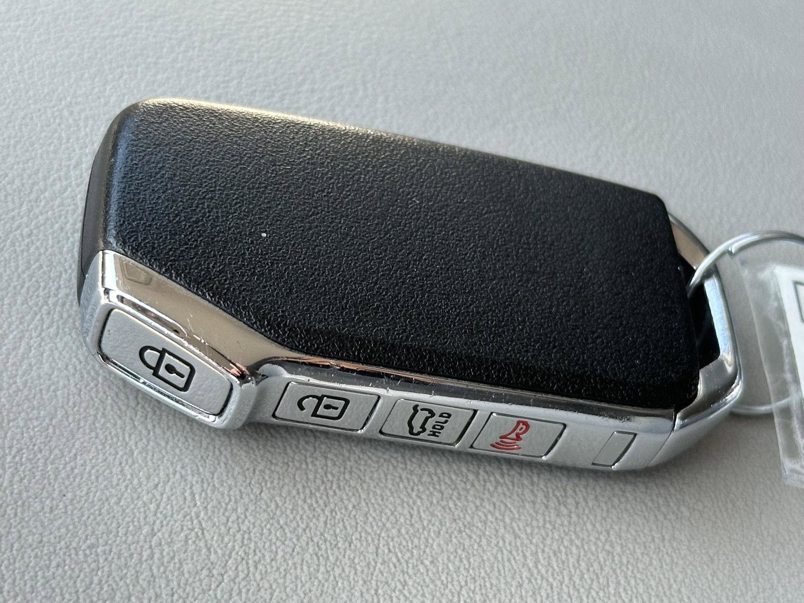 Used 2023 Kia Sorento SX Prestige AWD/4WD image 14